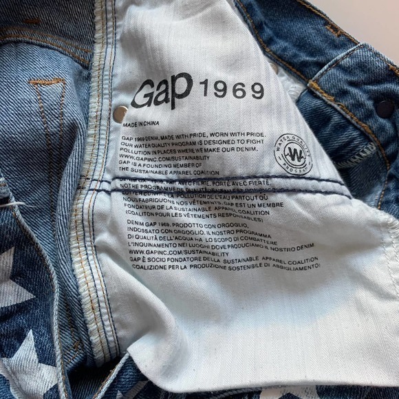 GAP‎ Blue Denim Super High Rise Stars & Bandana Jean Shorts - Picture 8 of 10